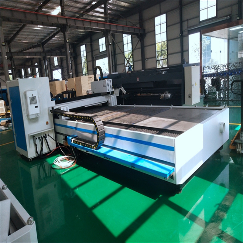 1000w 2000w 3000w 4kw CNC 光纖激光切割機用於鋼鋁鈑金