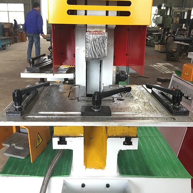 110 Ton Metal Sheet Press Corner Cutting Hydraulic Ironworker Machine 110噸金屬薄板機切角液壓鐵工機