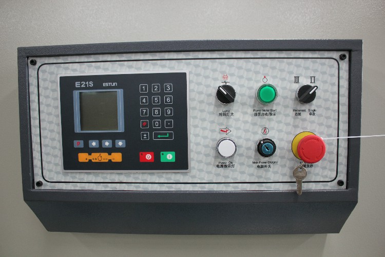 12mm 3200mm Hydraulic Guillotine Shearing Machine Cnc Steel Sheet Cutting Machine 12mm 3200mm 液壓剪板機數控鋼板切割機