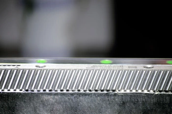 1500*3000mm 500w Racuys Or Ipg Fiber Laser Cutting Machine 1500*3000mm 500w Racuys 或 Ipg 光纖激光切割機