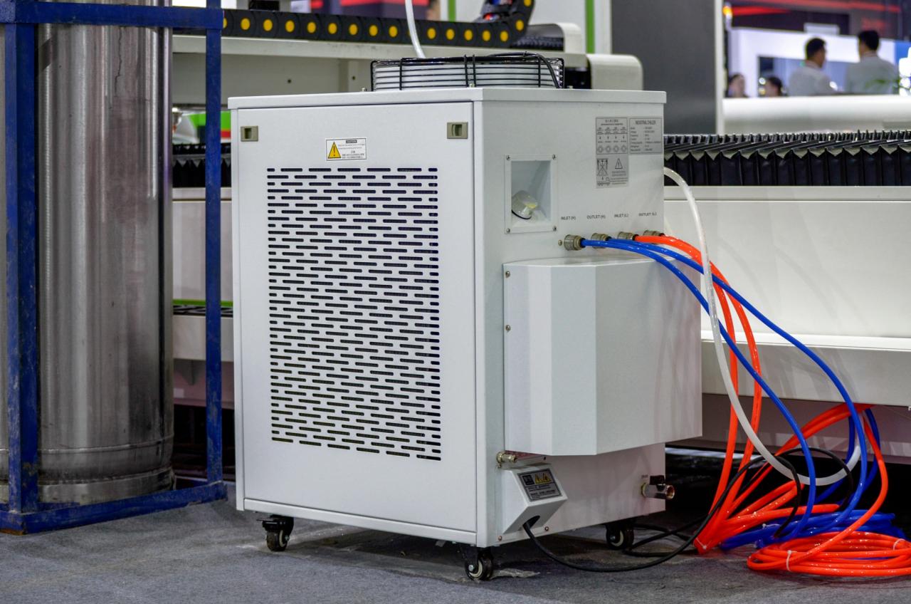 1500*3000mm 500w Racuys Or Ipg Fiber Laser Cutting Machine 1500*3000mm 500w Racuys 或 Ipg 光纖激光切割機