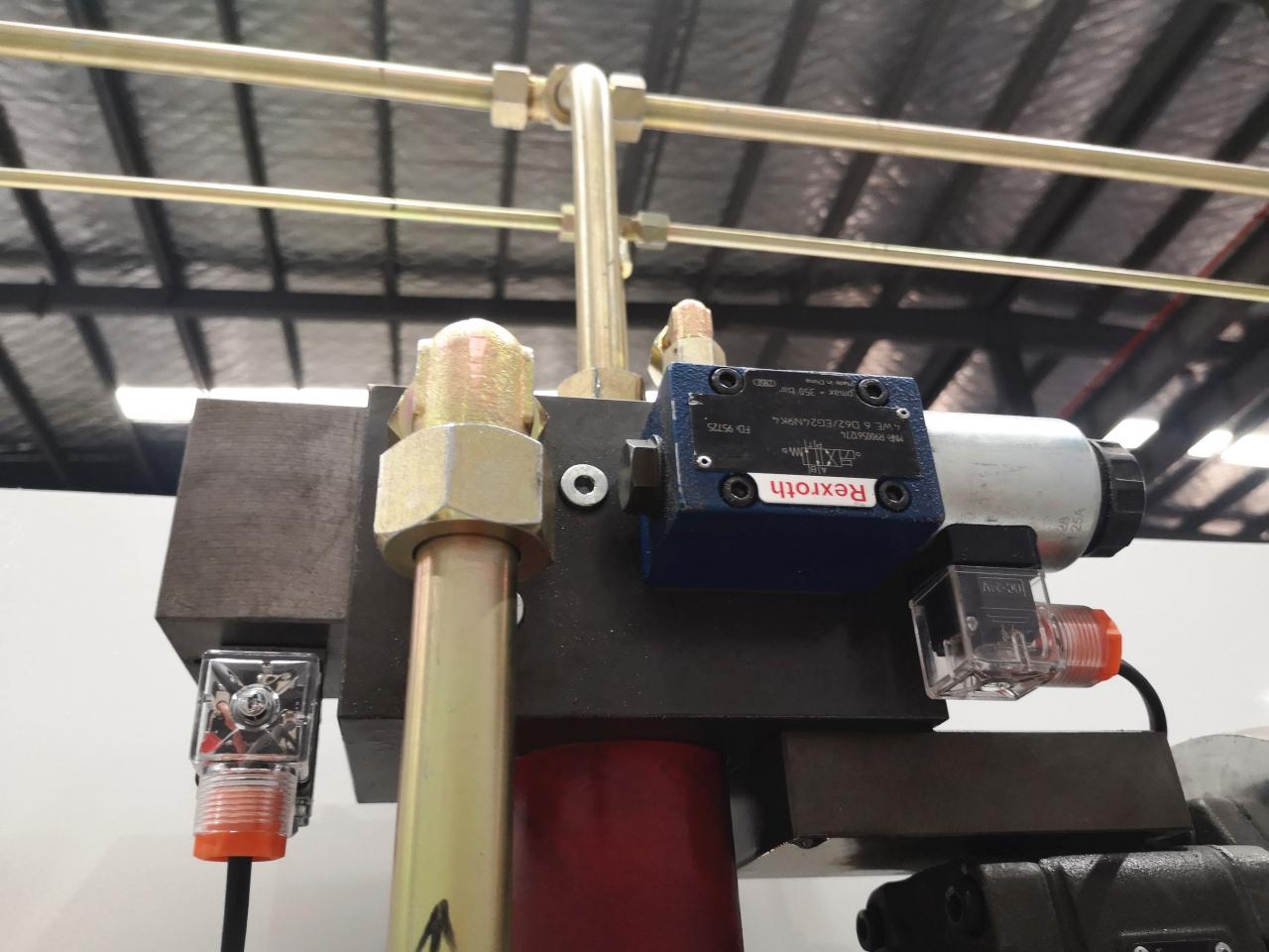 160t-4000 4-axis Cnc Hydraulic Bending Machine Press Brake 160t-4000 4軸數控液壓折彎機折彎機