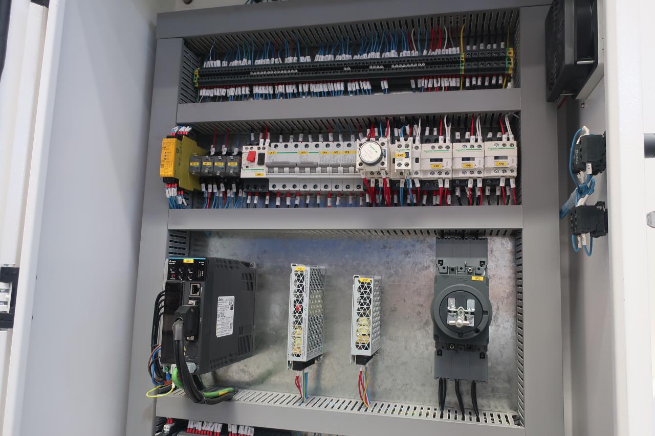 16mm 液壓剪板機用於鈑金切割 6 米