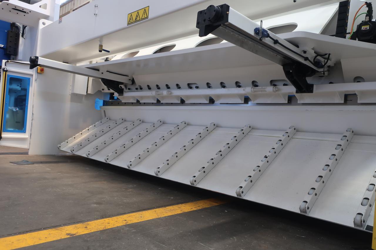 16mm 液壓剪板機用於鈑金切割 6 米