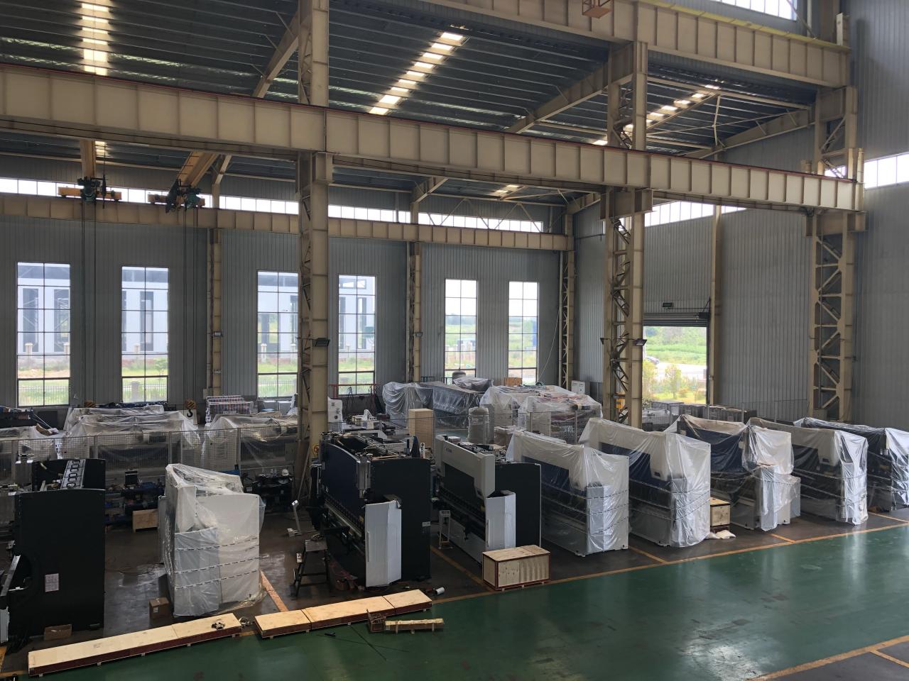 16mm Hydraulic Guillotine Shearing Machine For Sheet Metal Cutting 6 Meters 16mm 液壓剪板機用於鈑金切割 6 米