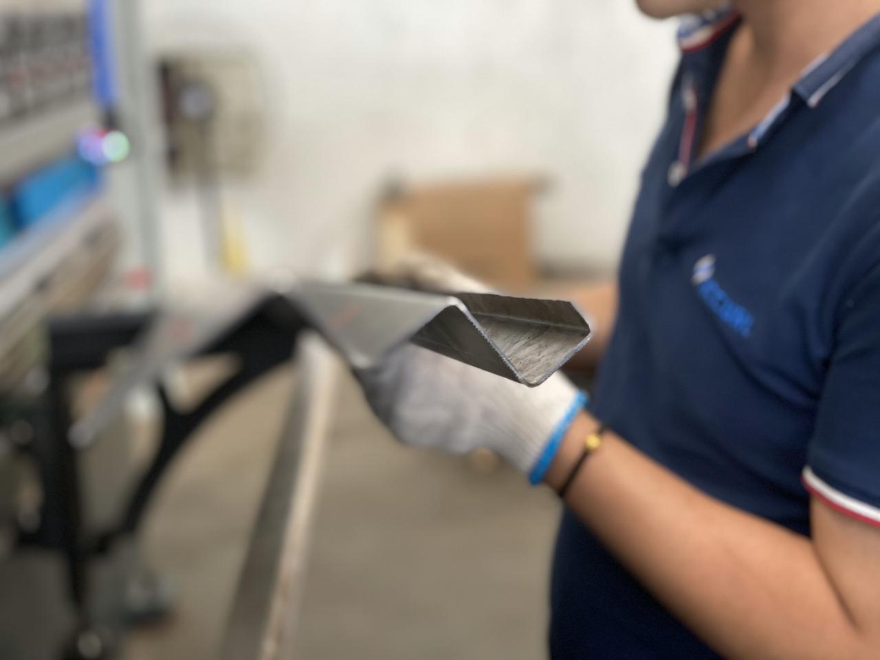 16mm Hydraulic Guillotine Shearing Machine For Sheet Metal Cutting 6 Meters 16mm 液壓剪板機用於鈑金切割 6 米