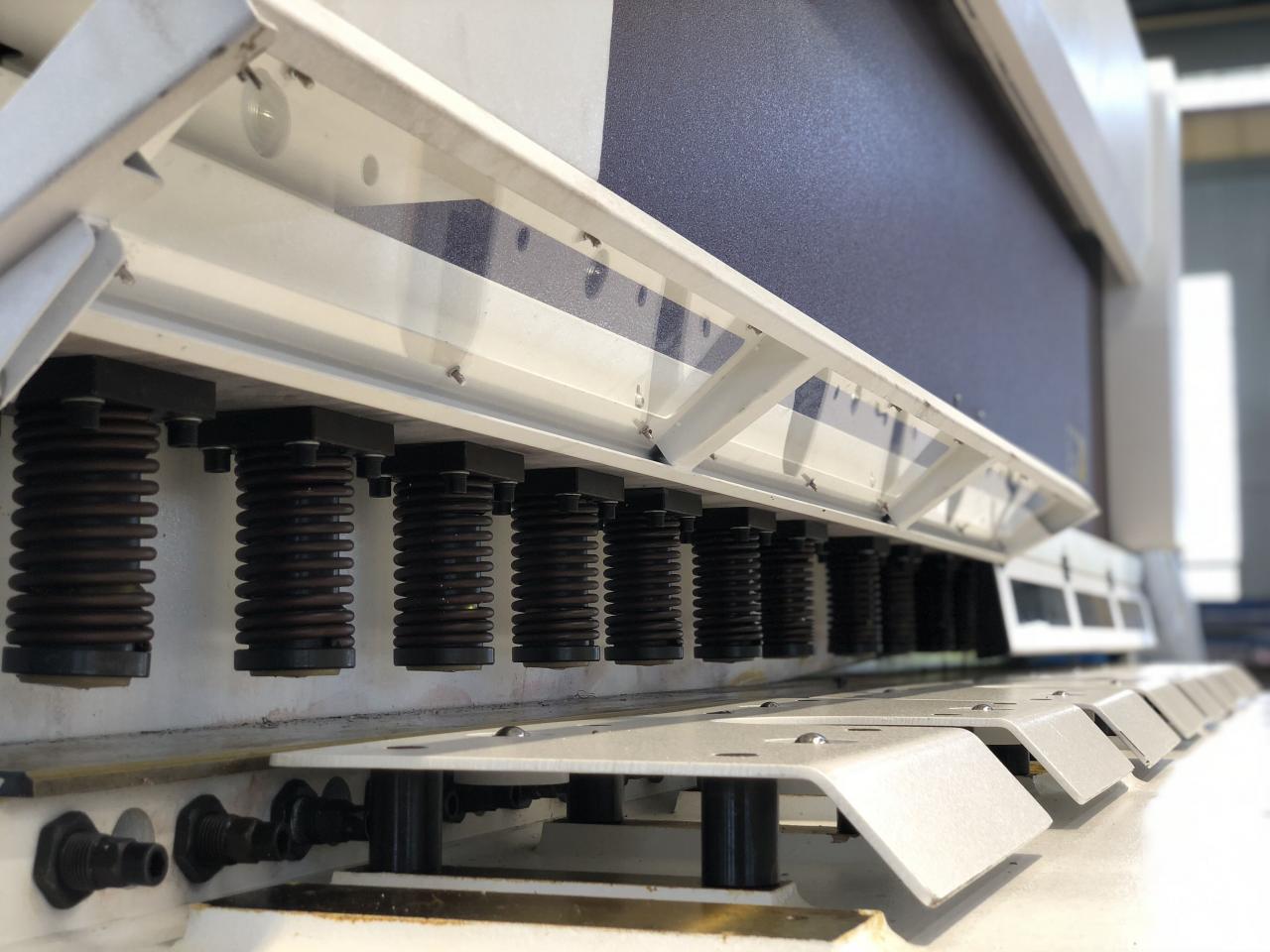 16mm Hydraulic Guillotine Shearing Machine For Sheet Metal Cutting 6 Meters 16mm 液壓剪板機用於鈑金切割 6 米