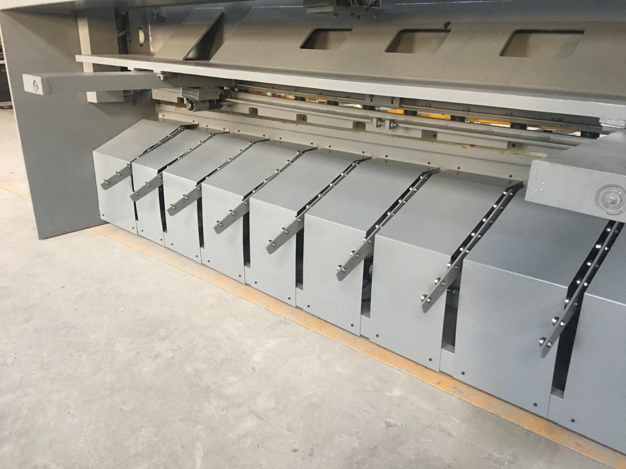 2.5m長液壓數控擺式剪板機