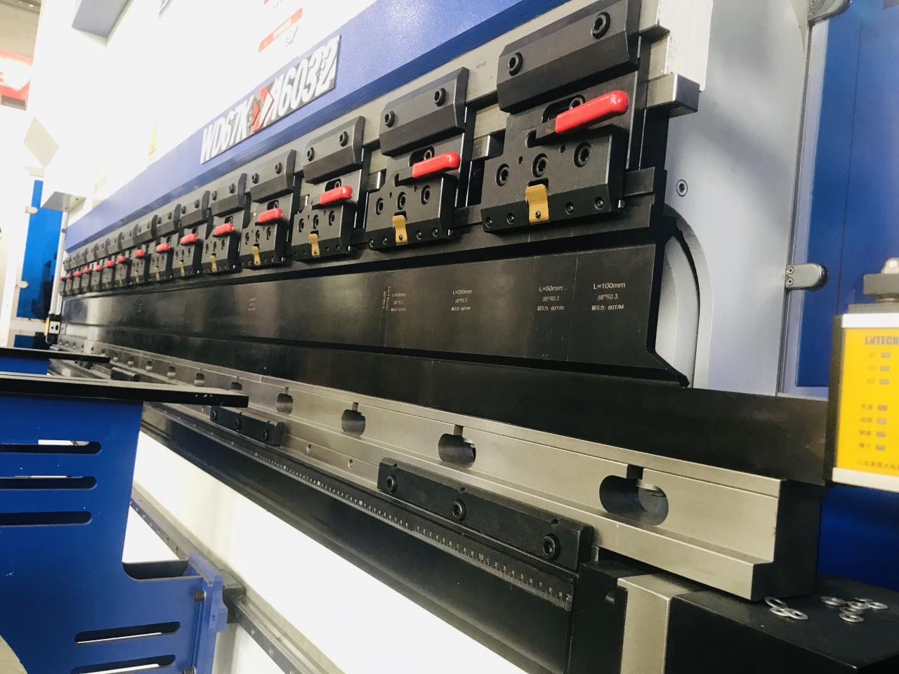 200t 300t 標準工業折彎機數控液壓折彎機