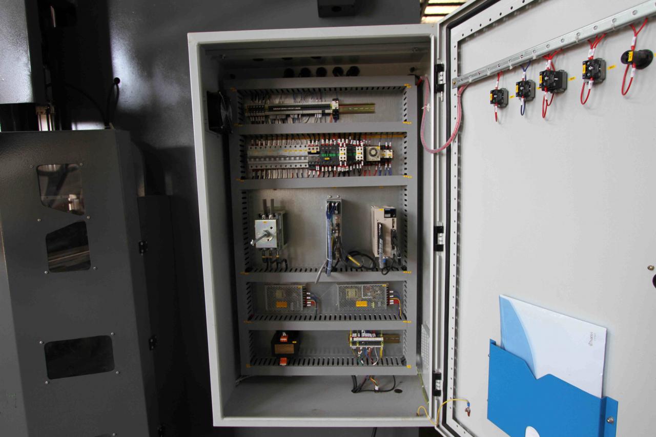 200t 300t 標準工業折彎機數控液壓折彎機