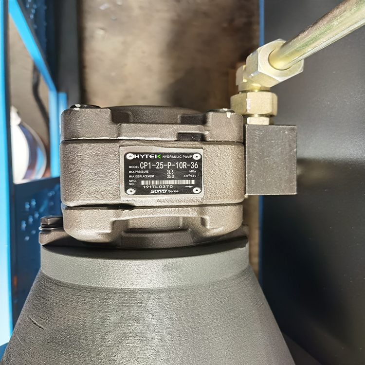 300t/4000 Hydraulic Press Brake Machine 300t/4000液壓折彎機