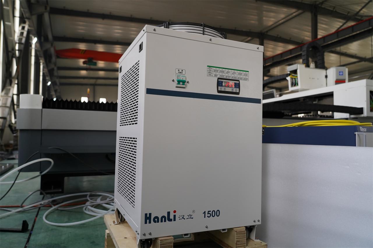 3015 4kw 1kw 2kw 3kw Stainless Steel Cnc Fiber Laser Cutting Machine 3015 4kw 1kw 2kw 3kw不銹鋼數控光纖激光切割機