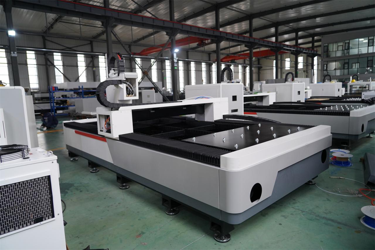 3015 4kw 1kw 2kw 3kw Stainless Steel Cnc Fiber Laser Cutting Machine 3015 4kw 1kw 2kw 3kw不銹鋼數控光纖激光切割機