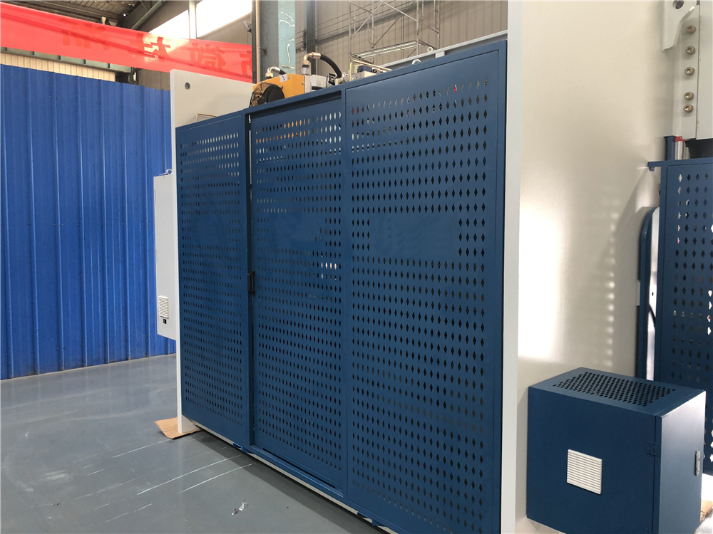 3+1 Axis Cnc Hydraulic Press Brake With Esa System 3+1軸數控液壓折彎機帶ESA系統