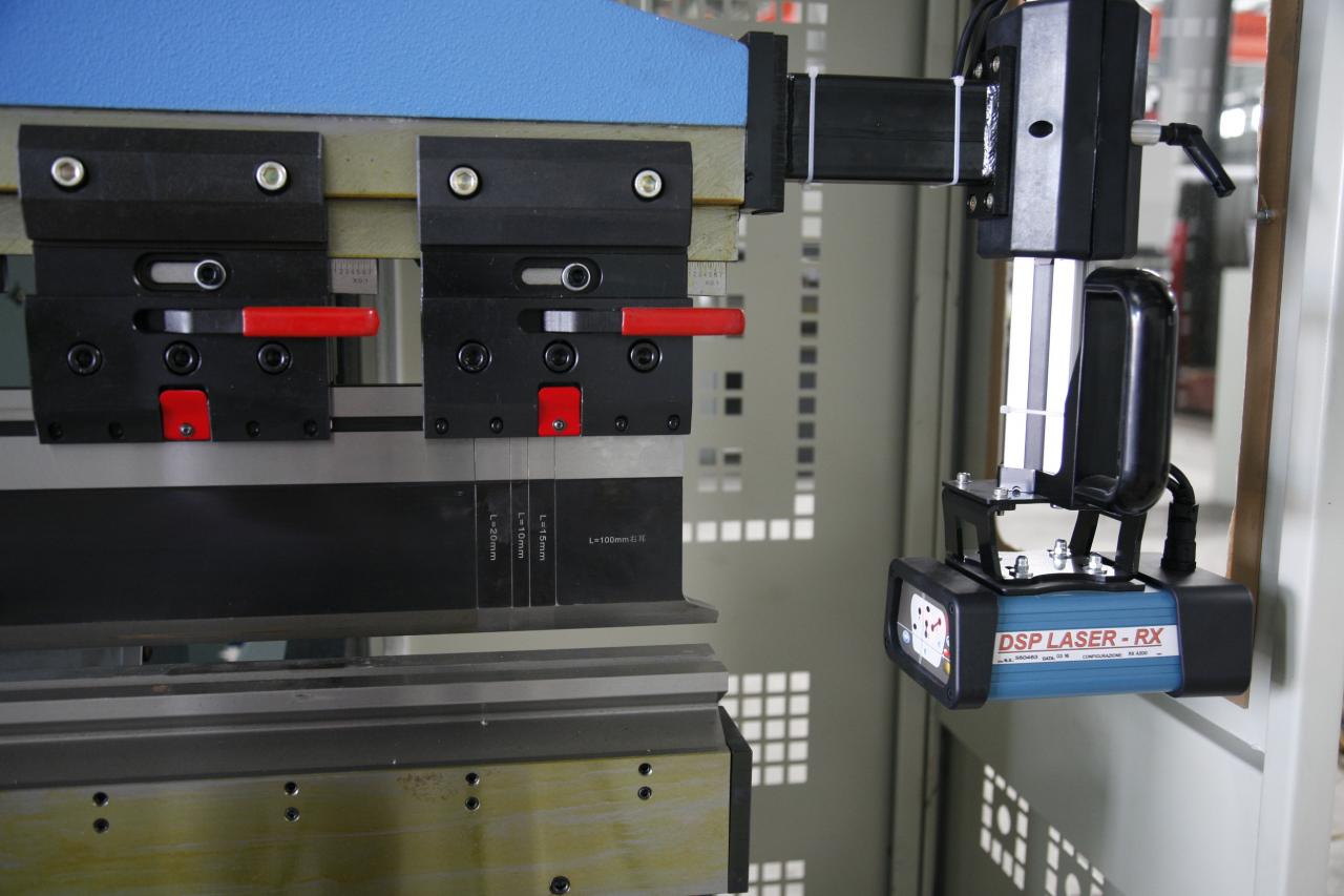 3+1 Axis Cnc Hydraulic Press Brake With Esa System 3+1軸數控液壓折彎機帶ESA系統