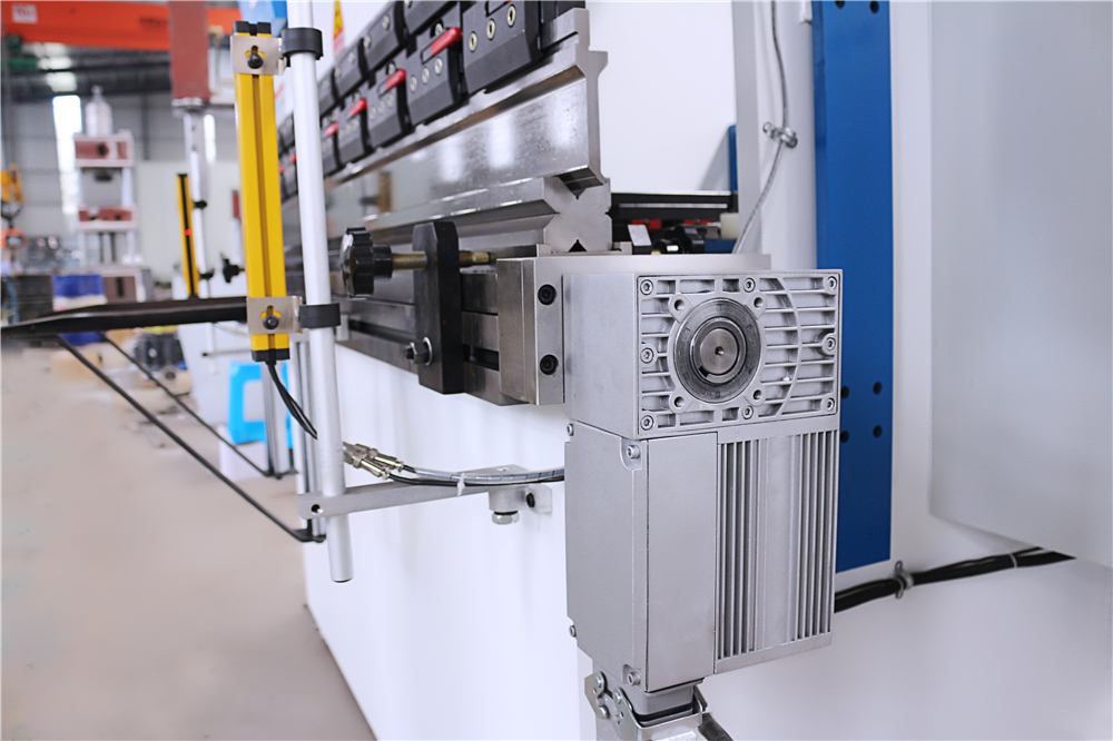 3+1 Axis Cnc Hydraulic Press Brake With Esa System 3+1軸數控液壓折彎機帶ESA系統