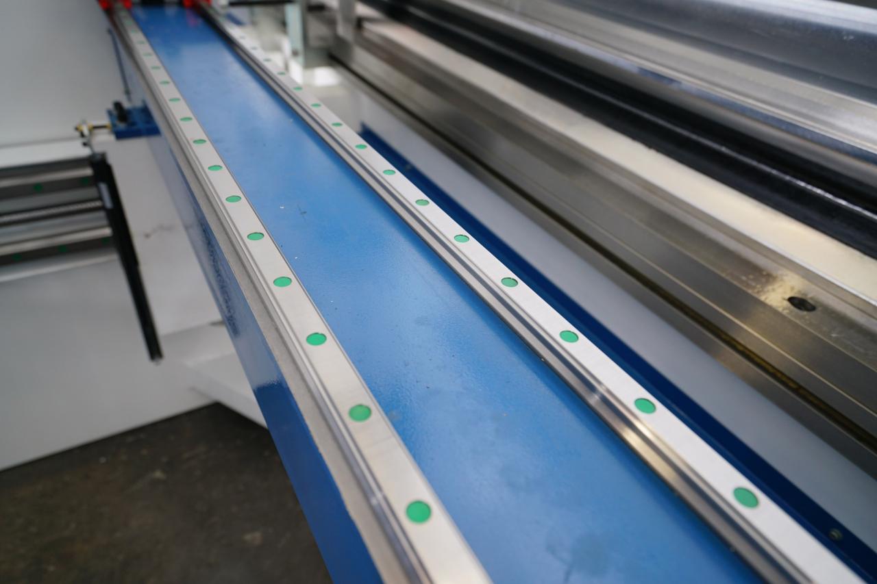 4 Axis Cnc Tandem Press Brake With Delem Da58t 2d Graphical Controller 4軸數控串聯折彎機,帶Delem Da58t 2d圖形控制器