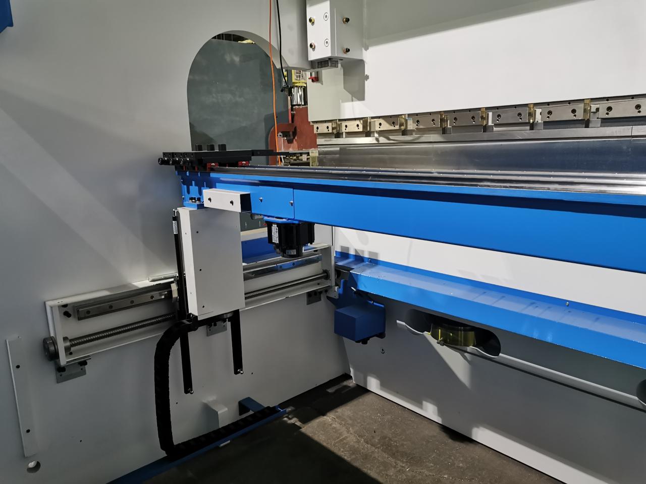 4 Axis Cnc Tandem Press Brake With Delem Da58t 2d Graphical Controller 4軸數控串聯折彎機,帶Delem Da58t 2d圖形控制器