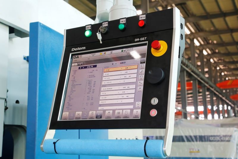 4 Axis Cnc Tandem Press Brake With Delem Da58t 2d Graphical Controller 4軸數控串聯折彎機,帶Delem Da58t 2d圖形控制器