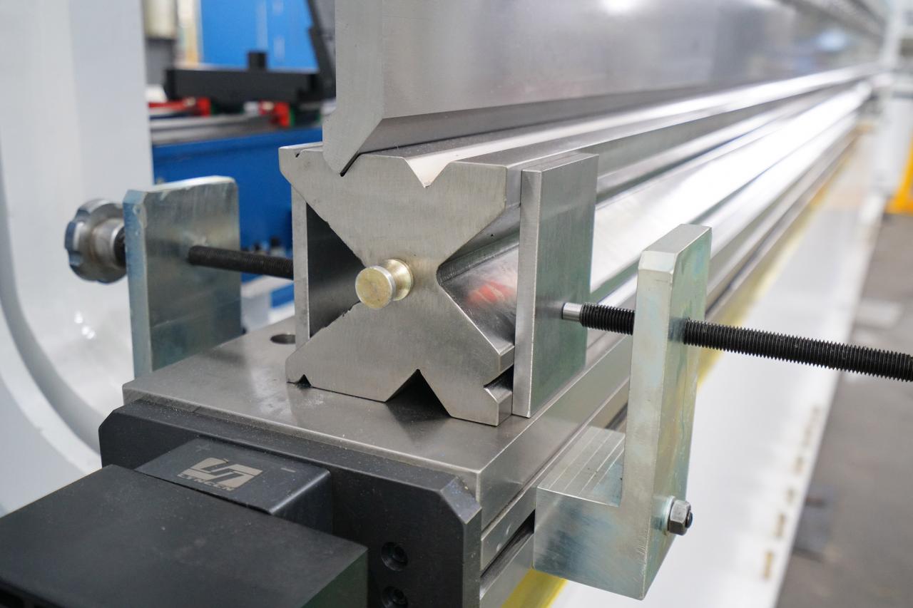 4 Axis Cnc Tandem Press Brake With Delem Da58t 2d Graphical Controller 4軸數控串聯折彎機,帶Delem Da58t 2d圖形控制器