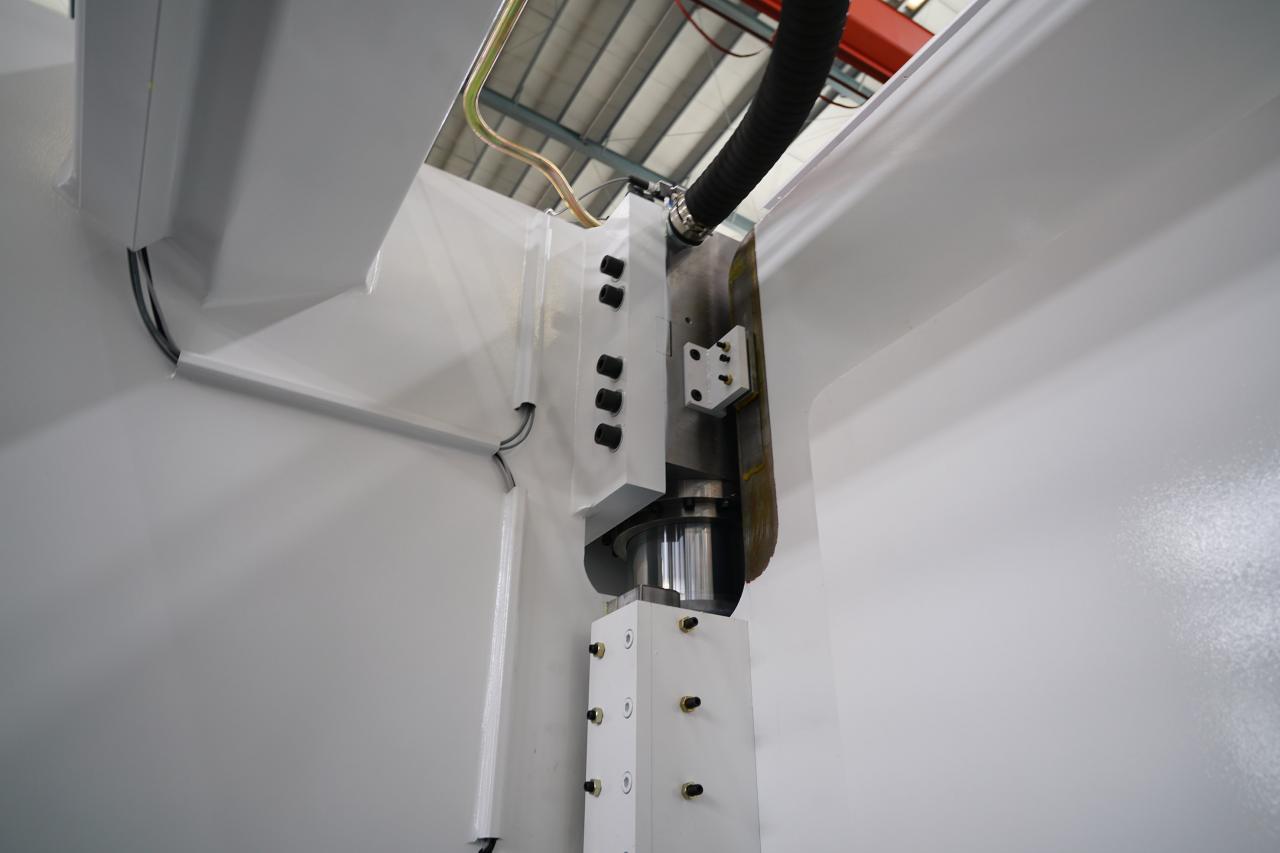 4 Axis Cnc Tandem Press Brake With Delem Da58t 2d Graphical Controller 4軸數控串聯折彎機,帶Delem Da58t 2d圖形控制器