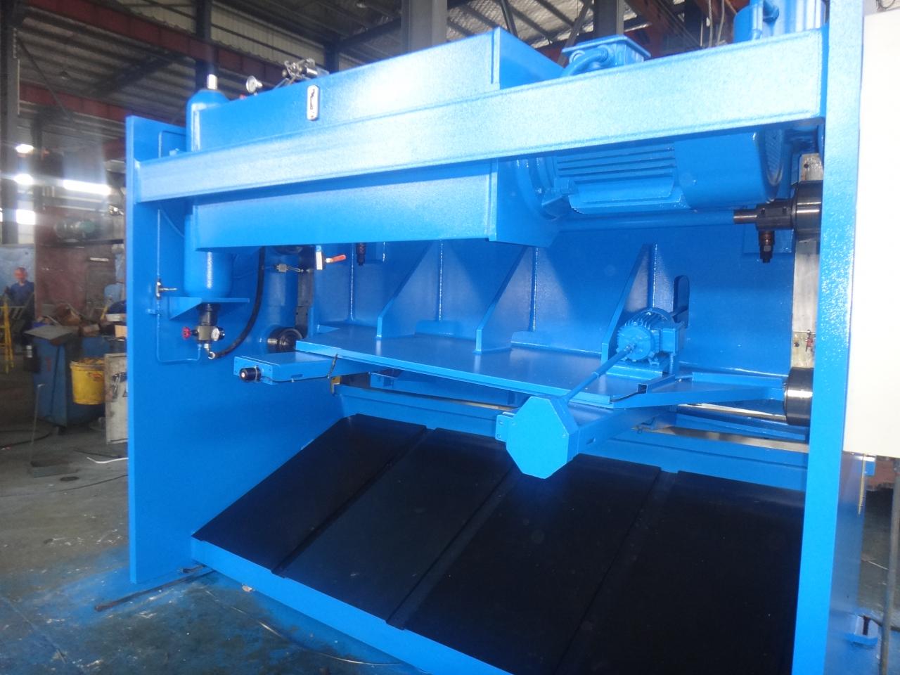 4mm Oem Qc11y-8x3200 Nc Hydraulic Guillotine Guillotine Shearing Machine 4mm OEM Qc11y-8x3200 數控液壓斷頭台剪板機