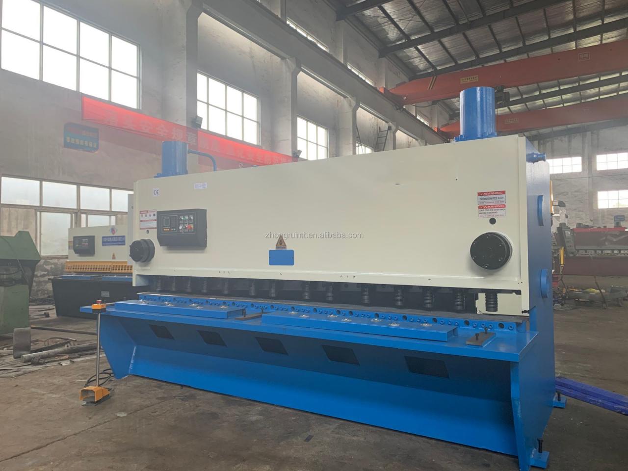 4mmx2500 Hydraulic Shearing Steel Plate Cutting Machinery Steel Plate Shear 4mmx2500液壓剪切鋼板切割機械鋼板剪切機
