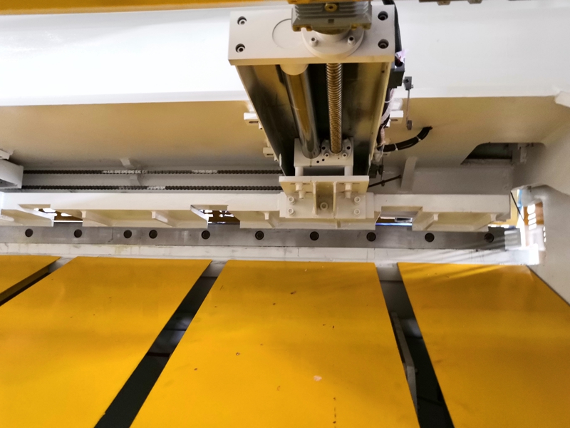 6mm Q11 Electric Sheet Plate Shearing Machine 8 Feet Sheet Metal Shearing Machine 6mm Q11 電動剪板機 8 英尺鈑金剪板機