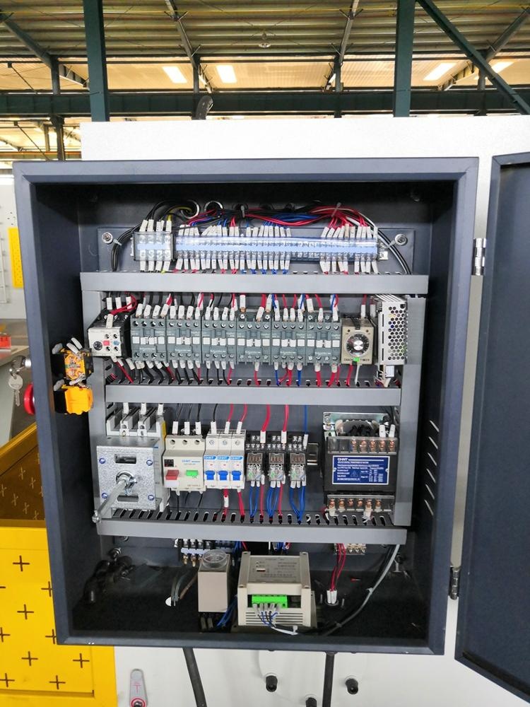 6mm Q11 Electric Sheet Plate Shearing Machine 8 Feet Sheet Metal Shearing Machine 6mm Q11 電動剪板機 8 英尺鈑金剪板機