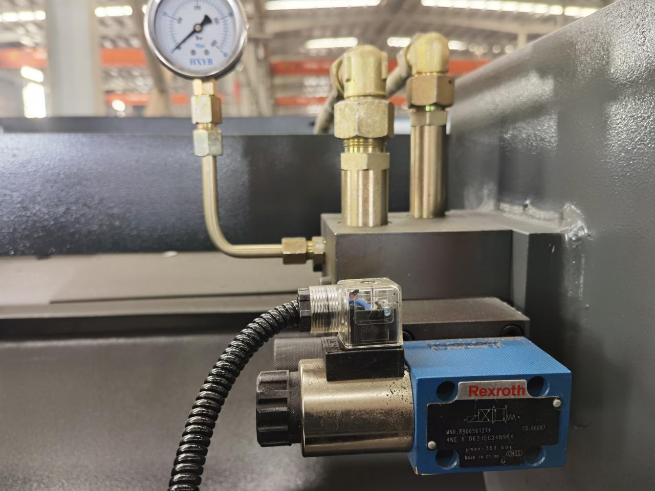 6x3200mm不銹鋼板材切割機，自動鐵皮剪板機