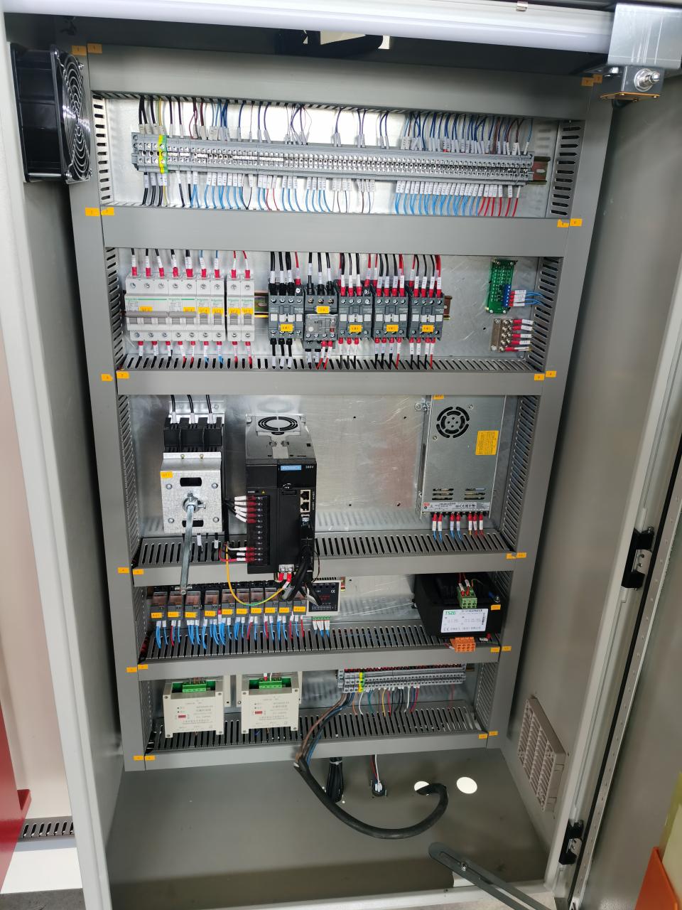 China Metal Hydraulic Press Brake Machine With Reasonable Price 中國金屬液壓機價格合理