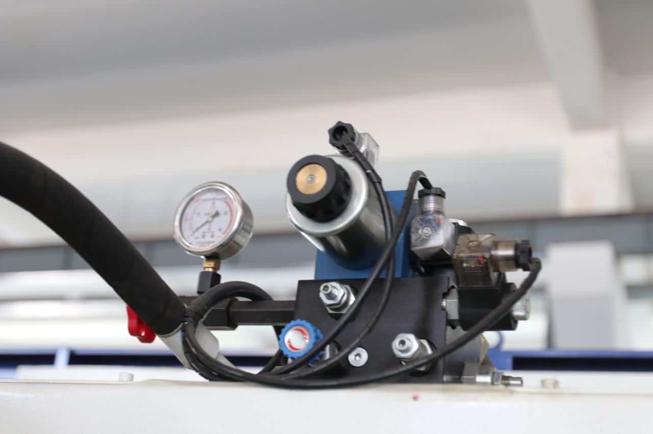 Cnc Hydraulic Press Brake Machine Bending Servo Electric Press Brake 40T 數控液壓折彎機折彎伺服電動折彎機40T