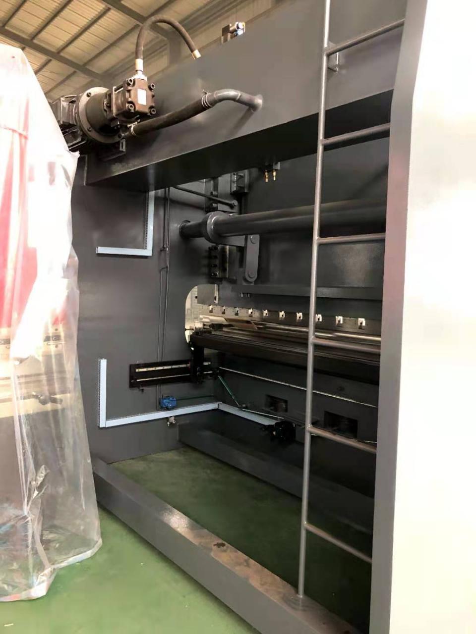 Da53t Cnc System Controller 125t4000 3+1 Axis Cnc Hydraulic Press Brake With Good Quality Da53t數控系統控制器125t4000 3+1軸數控液壓折彎機質量好