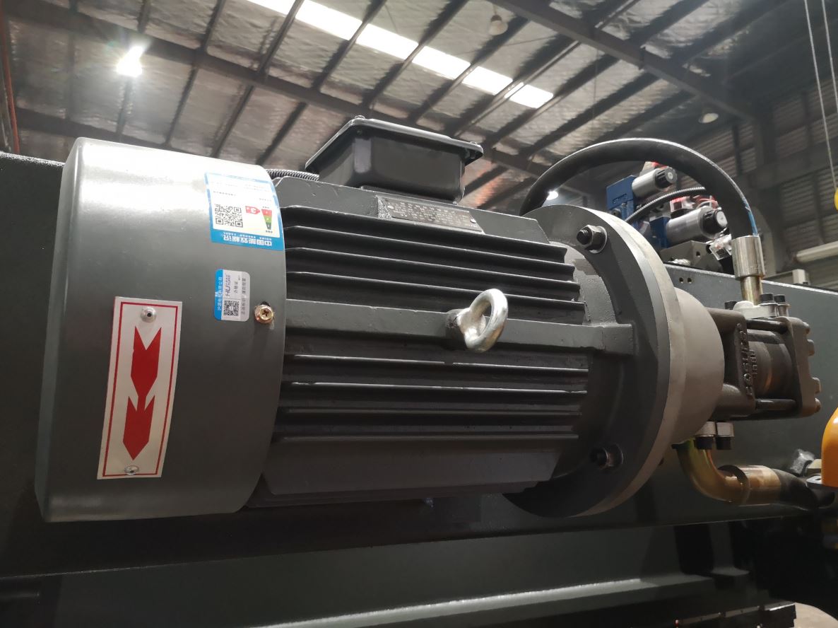 Delem Da66t 125 3+1 4+1 6+1 8+1 Cnc Hydraulic Press Brake For Metal Plate Bending Delem Da66t 125 3+1 4+1 6+1 8+1 數控液壓折彎機用於金屬板折彎