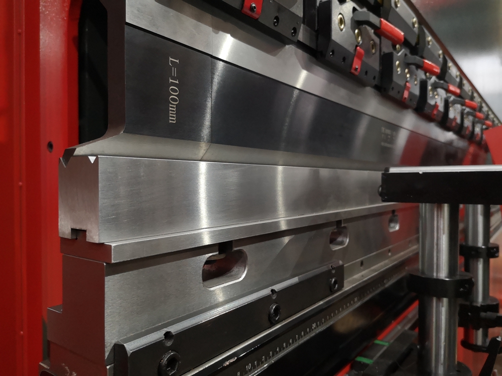 Delem Da66t 125 3+1 4+1 6+1 8+1 Cnc Hydraulic Press Brake For Metal Plate Bending Delem Da66t 125 3+1 4+1 6+1 8+1 數控液壓折彎機用於金屬板折彎