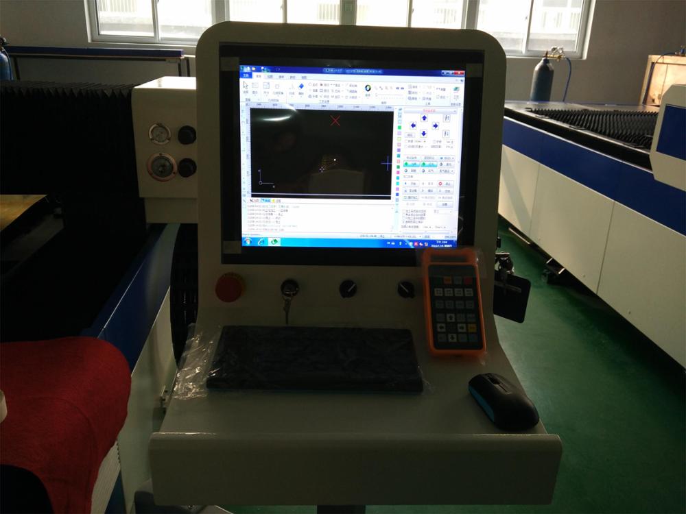 Fiber Laser 2000 Watt Flatbed Fiber Laser Cutting Machine 光纖激光器 2000 瓦平板光纖激光切割機