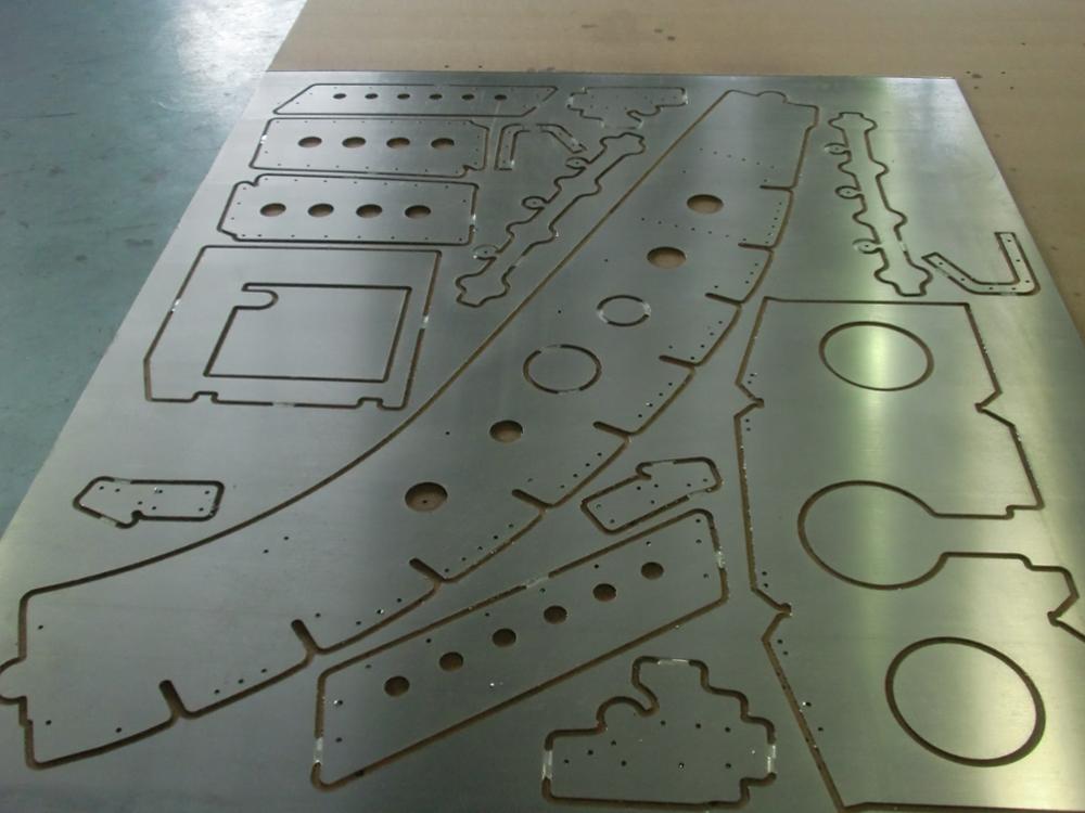 Fiber Laser 2000 Watt Flatbed Fiber Laser Cutting Machine 光纖激光器 2000 瓦平板光纖激光切割機