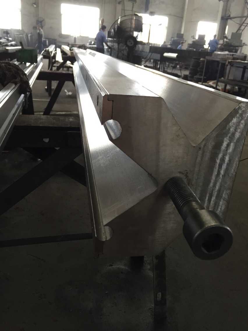 Full Automatic High Power Sheet Bending Machine And Cnc Press Brake Machine 全自動大功率折彎機及數控折彎機