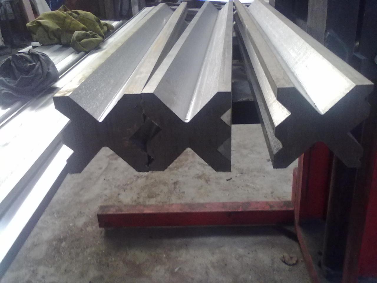 Full Automatic High Power Sheet Bending Machine And Cnc Press Brake Machine 全自動大功率折彎機及數控折彎機