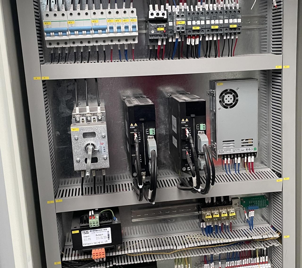 High Quality 3m Press Brake Machine Hydraulic 100 Ton For Sheet Metal Bending 用於鈑金彎曲的高品質 3m 折彎機液壓 100 噸