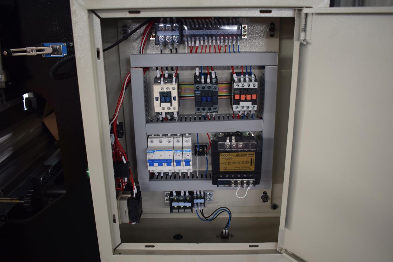 液壓鈑金折彎數控折彎機Wc67y