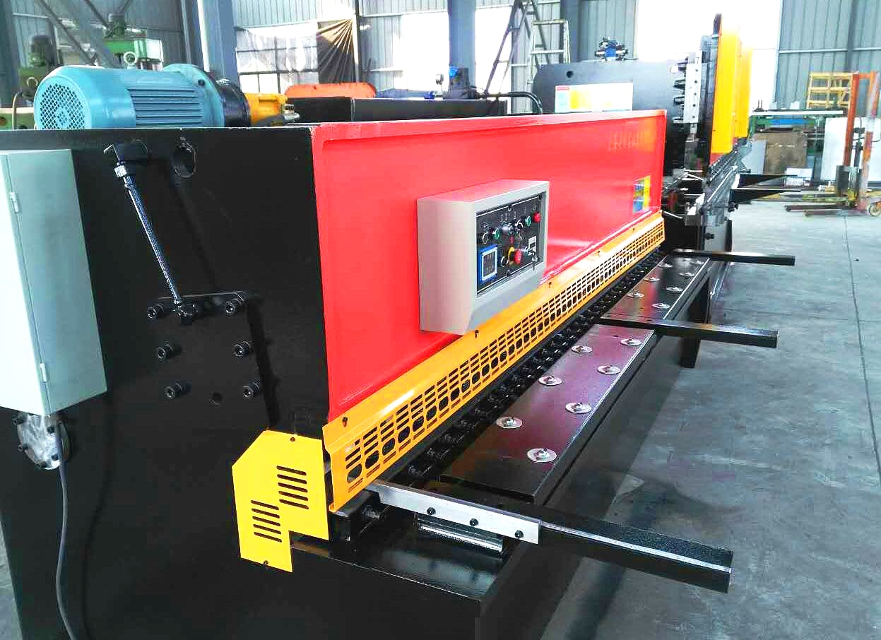 Hydraulic Swing Beam Guillotine Shears Qc12y-4x2500 液壓擺梁斷頭台剪 Qc12y-4x2500