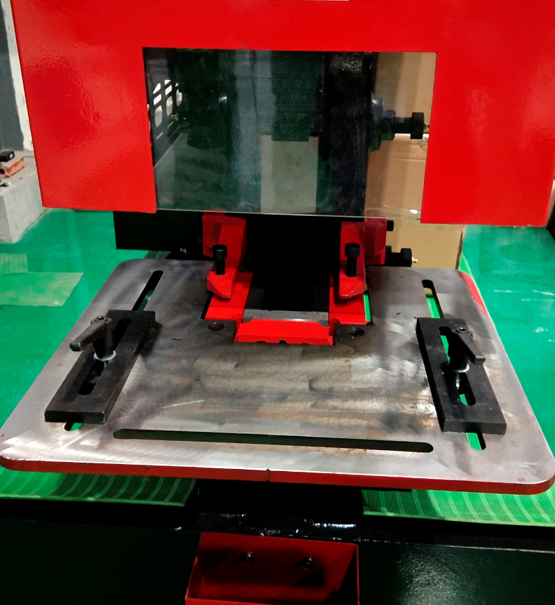 Q35y系列液壓鐵工剪板機