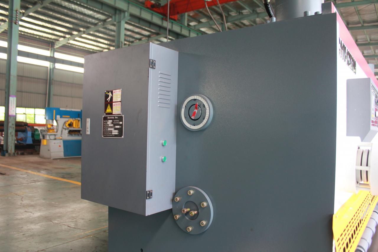 Qc11y Metal Plate Hydraulic Guillotine Shearing Machine For Sale Qc11y金屬板液壓剪板機出售