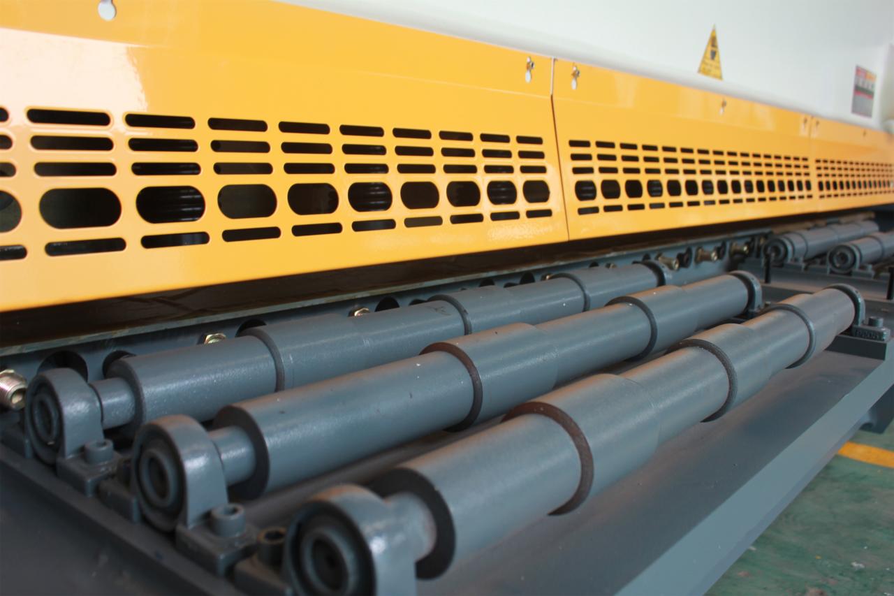 Qc11y Metal Plate Hydraulic Guillotine Shearing Machine For Sale Qc11y金屬板液壓剪板機出售