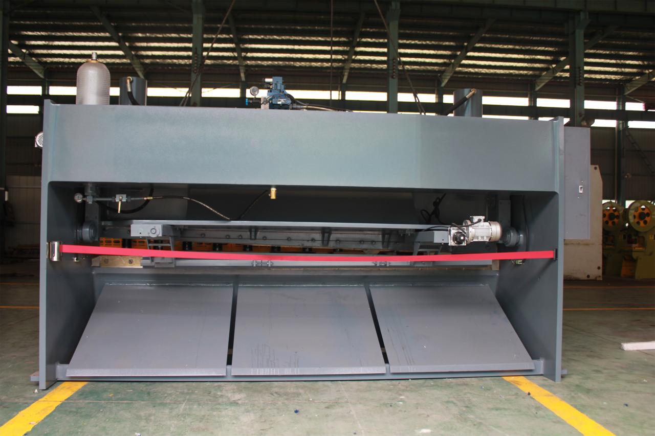 Qc11y Metal Plate Hydraulic Guillotine Shearing Machine For Sale Qc11y金屬板液壓剪板機出售