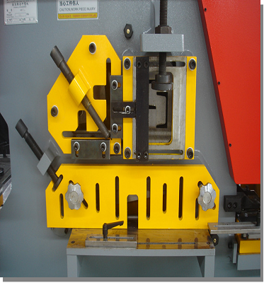 Steel Plate Angle Cutting Punching Notching Machine Hydraulic Ironworker For Sale 鋼板角切割沖孔開槽機液壓鐵工出售