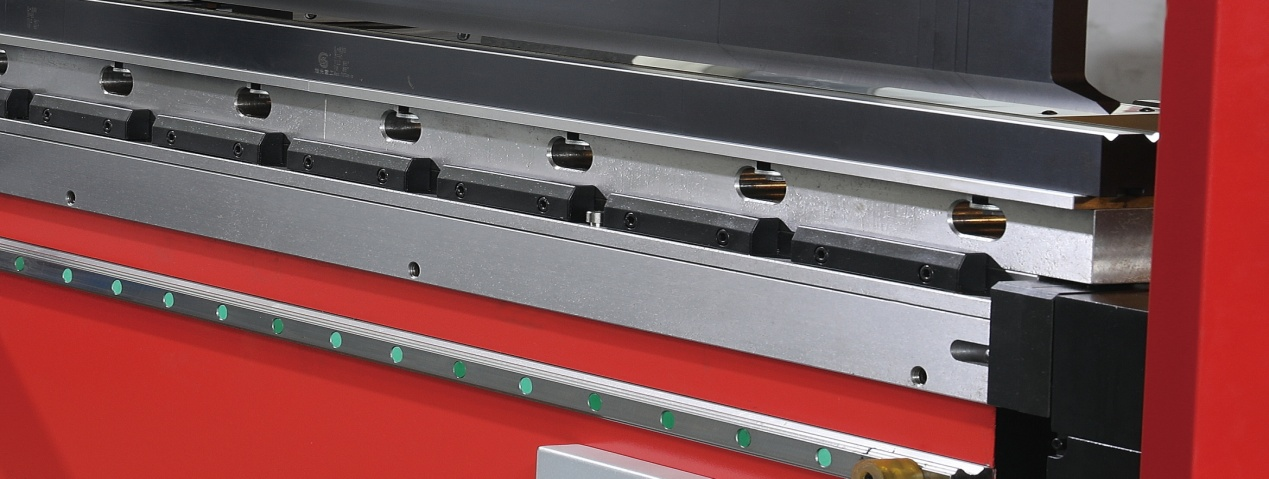 Steel Sheet Aluminum Bending Hydraulic Press Brake Machine 鋼板鋁彎曲液壓折彎機