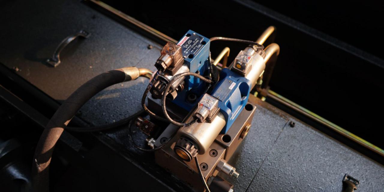 Wc67 Hydraulic Press Brake / CNC Press Bending Machine / Plate Bending Machine China Wc67液壓折彎機/數控折彎機/板材折彎機中國