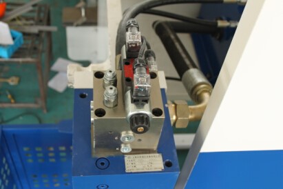 Wc67yk 80 100 160 200 Ton 3200mm E21 Nc Sheet Metal Oil Hydraulic Press Brake Price wc67yk 80 100 160 200噸3200mm E21數控鈑金油壓折彎機價格